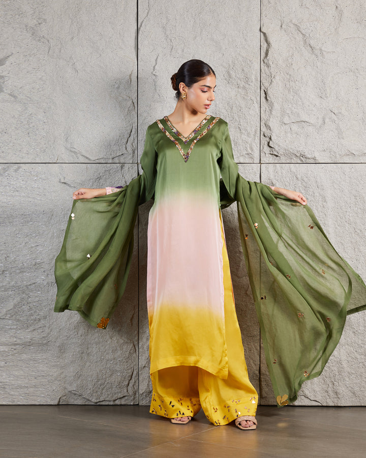 Kainaat Kurta Set