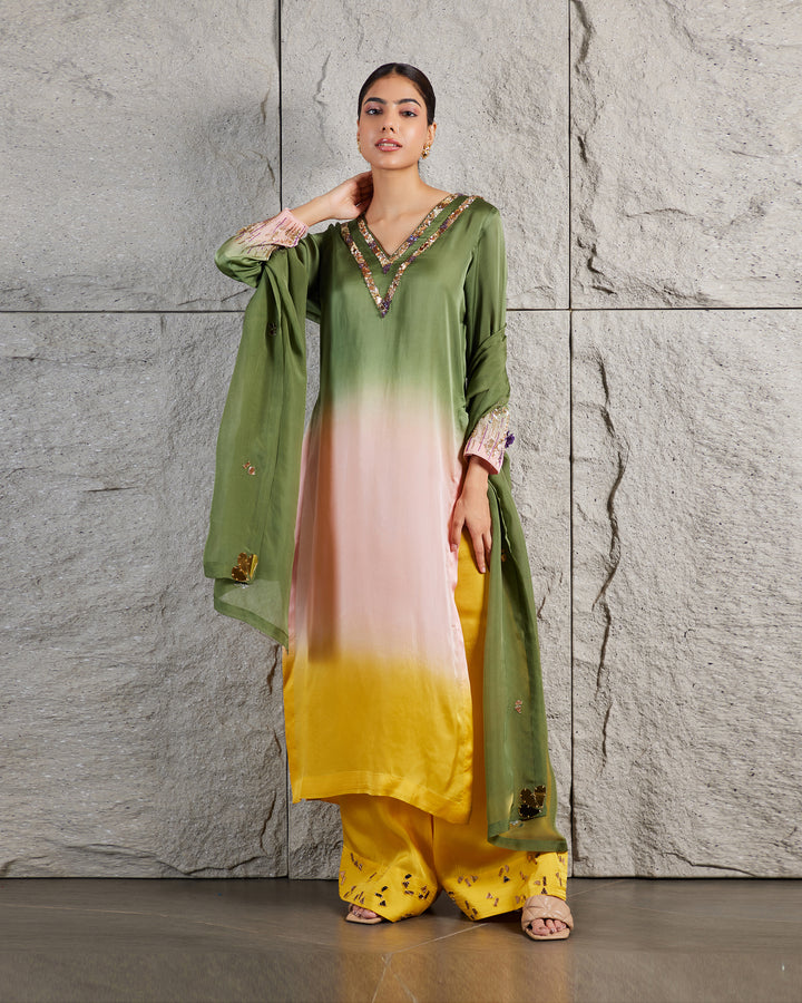 Kainaat Kurta Set