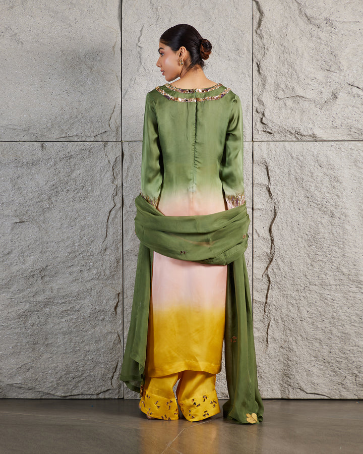 Kainaat Kurta Set