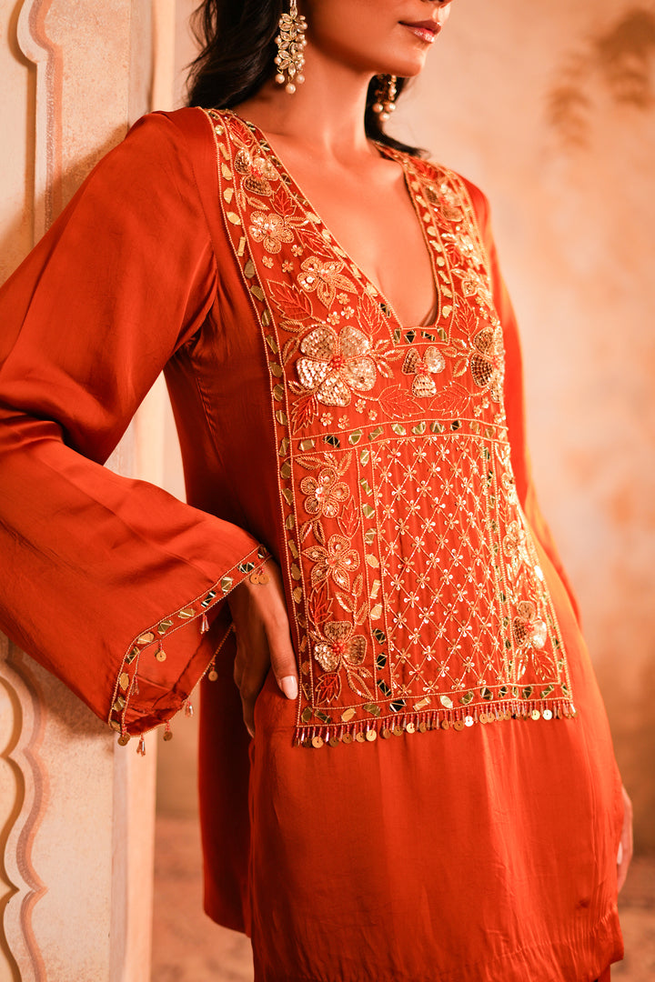 Avni Suit