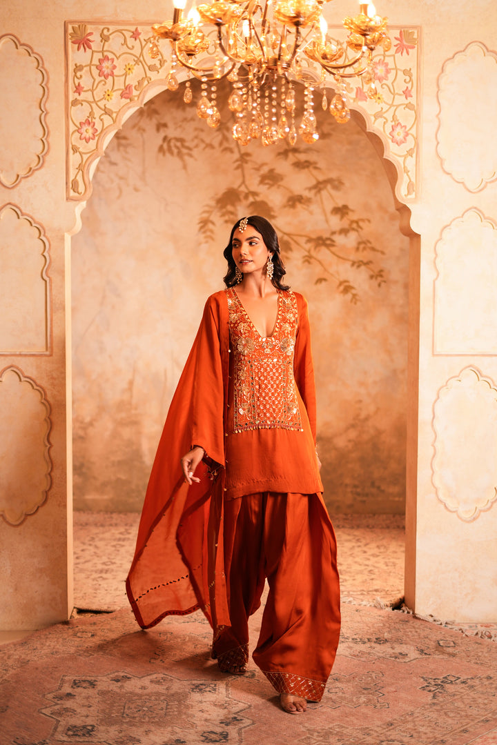 Avni Suit